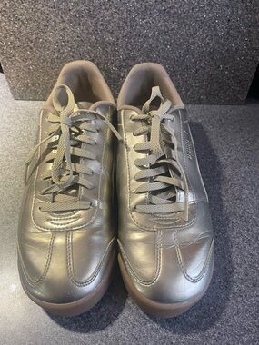 Puma Roma Gold Lace-Up Sneakers